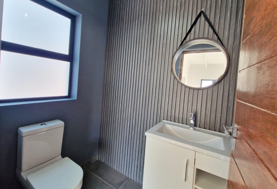 3 Bedroom Property for Sale in Wavecrest Eastern Cape